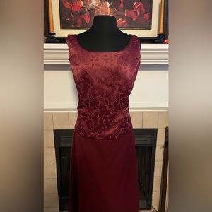 Let’s Fashion Burgandy Party Dress
Size 3X